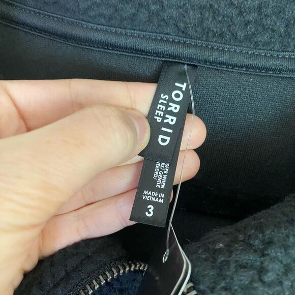 Torrid Deep Black Sherpa Zip Up Lounge Sweatshirt, Zipper Front, Collar, NWT 3X - Picture 14 of 16